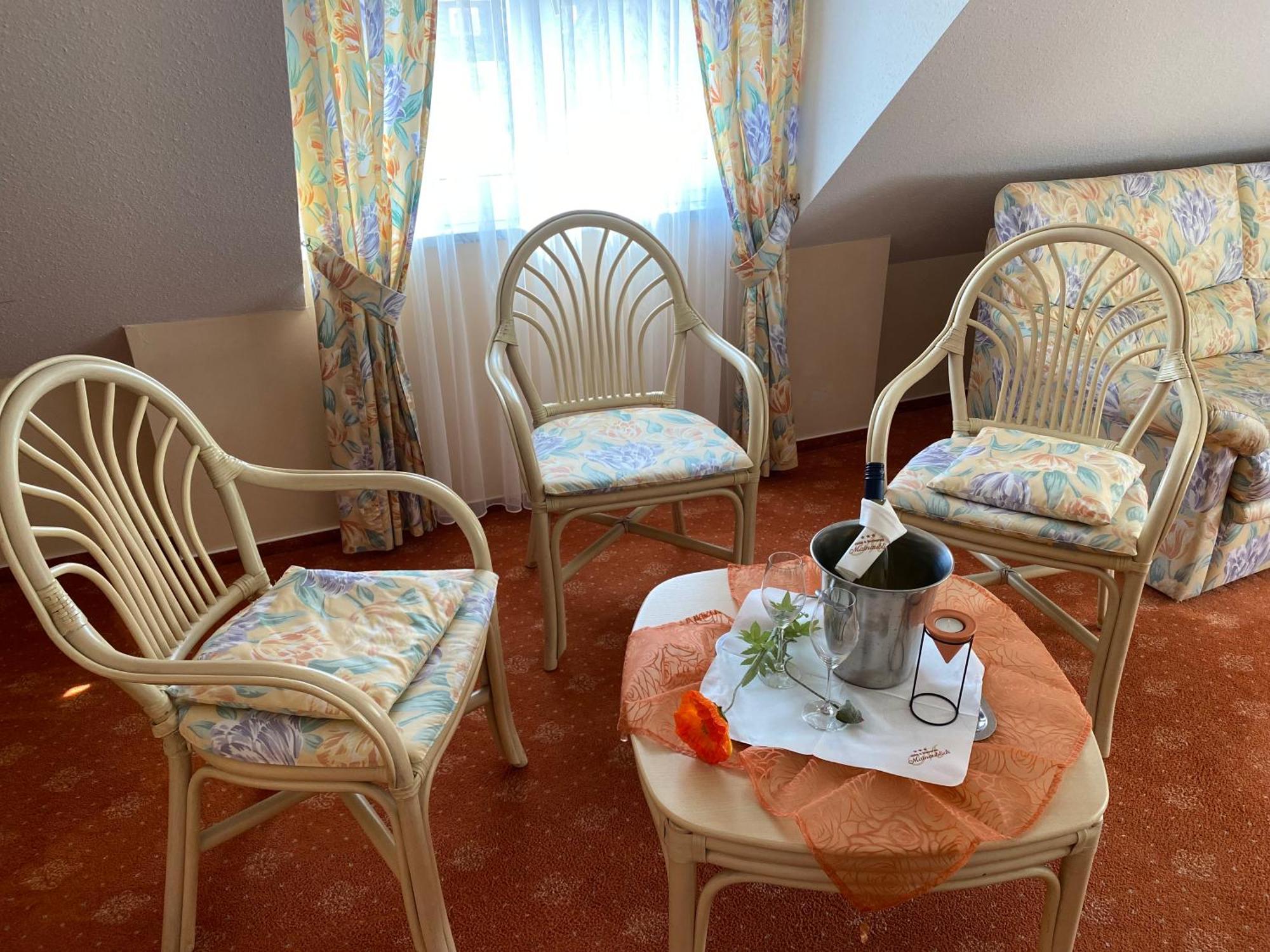 Hotel & Restaurant Mainaublick 3*
