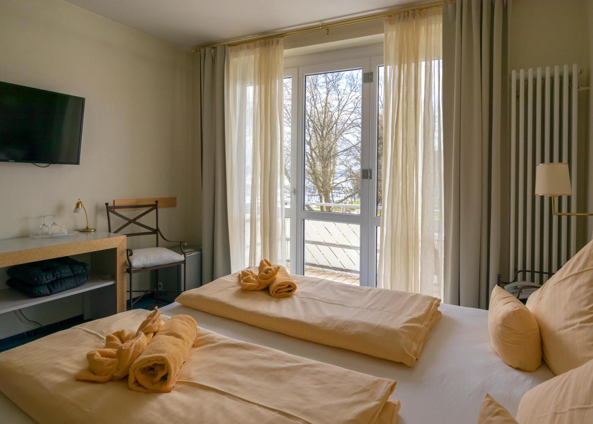 & Restaurant Mainaublick Hotel 3*