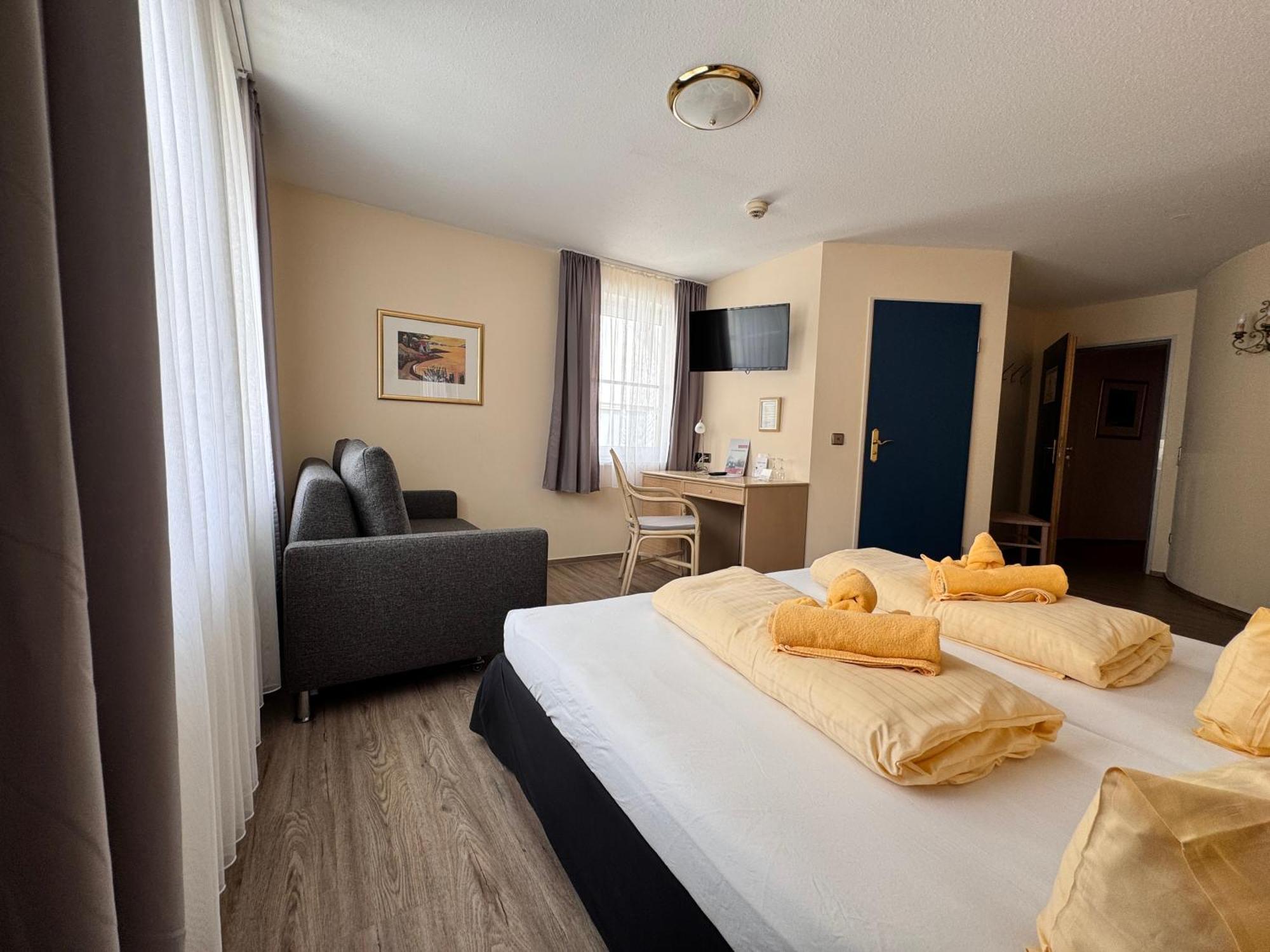 Hotel & Restaurant Mainaublick 3*