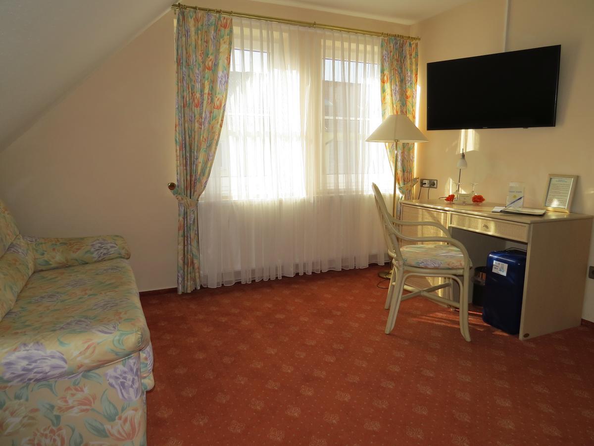 Hotel & Restaurant Mainaublick 3*