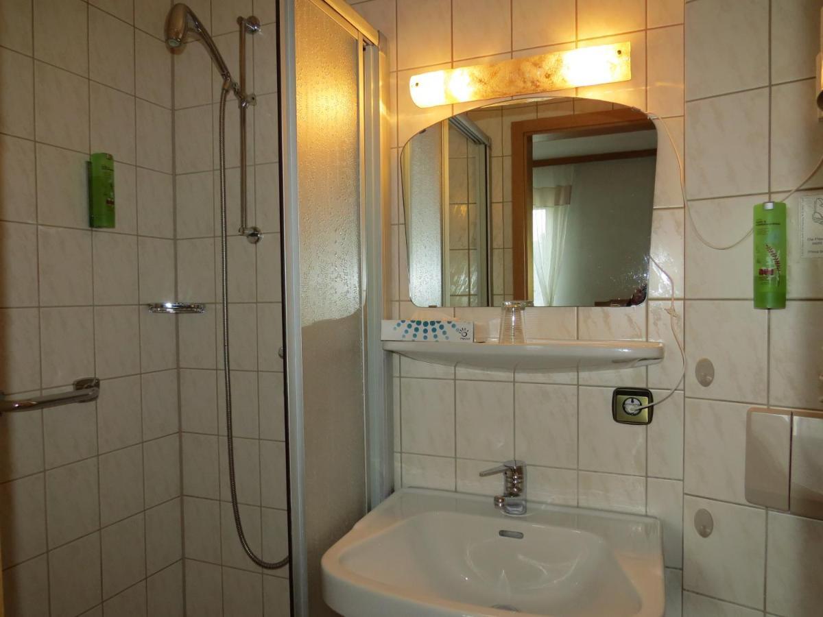 & Restaurant Mainaublick Hotel 3*